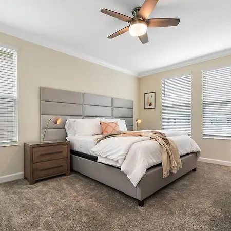 Home Away From Home! 6Br, 5.5 Ba - Stl118